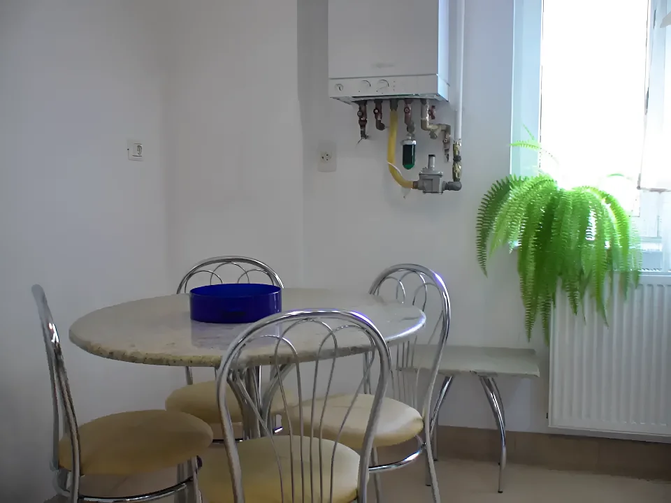 Apartament de inchiriere Sector 4 Bucuresti camera de masa